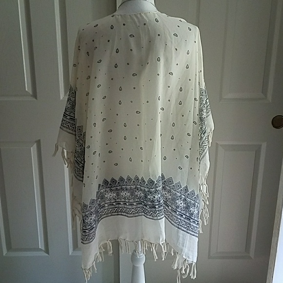 ♨New! Tassel Kimono - Picture 3 of 4